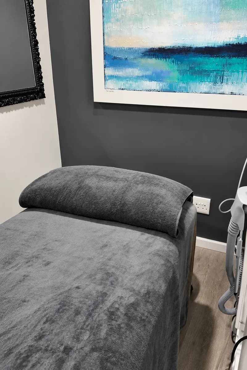 Detail of the treatment bed in the studio